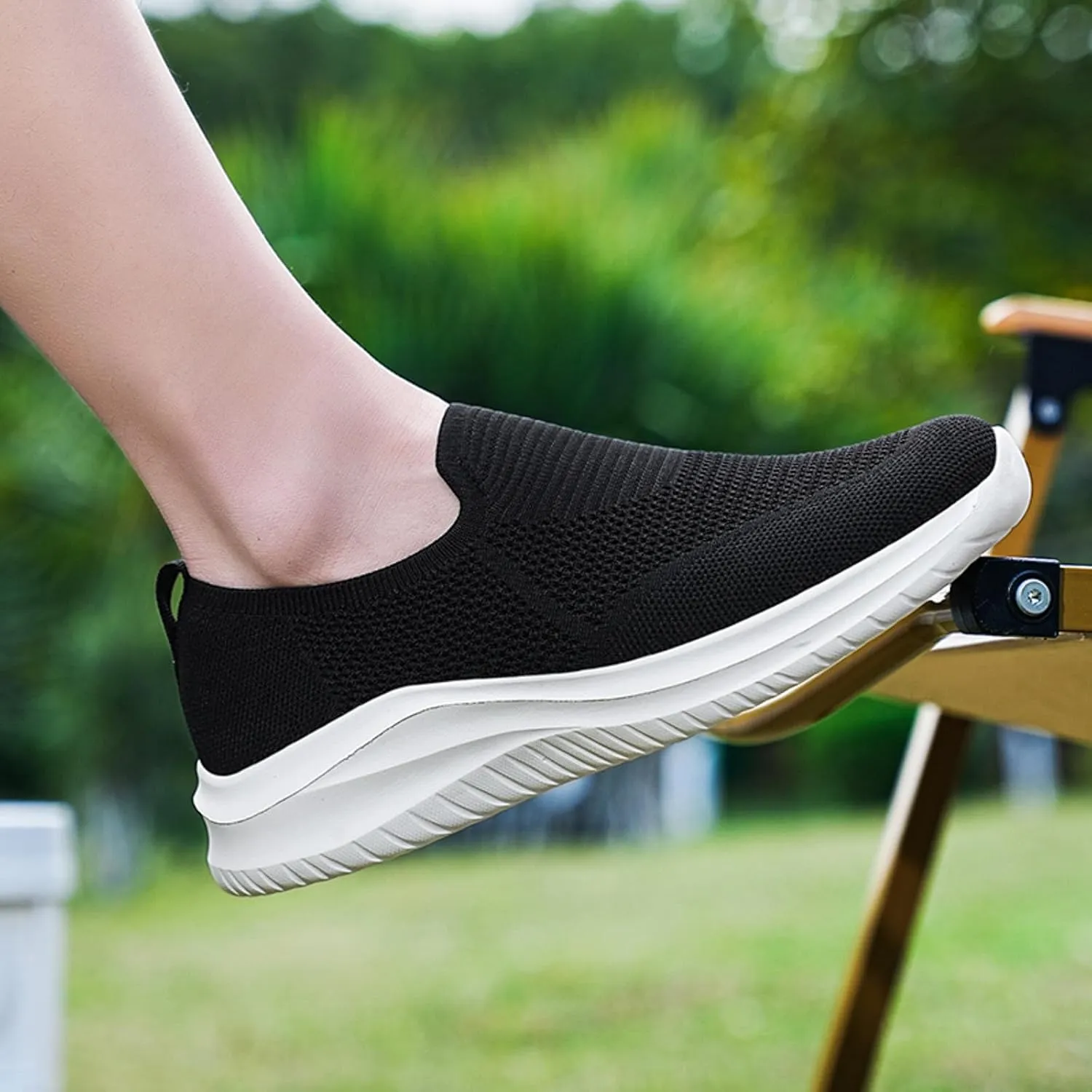 Fashion Lightweight Sneakers for Men Lightweight Sport Gym Jogging Walking Sneaker Elastic Fly Woven Mesh Shoes