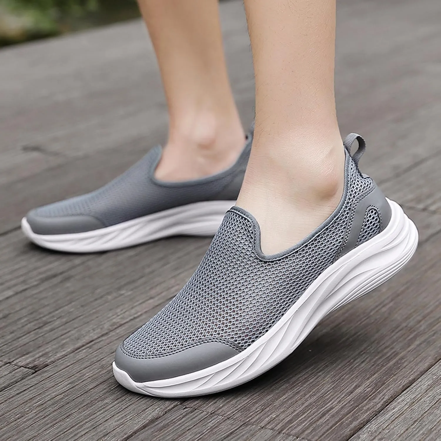 Lightweight Diabetic Shoes for Men Lightweight Breathable Walking Shoe Gym Tennis Soft Flat Soled Elderly Shoes