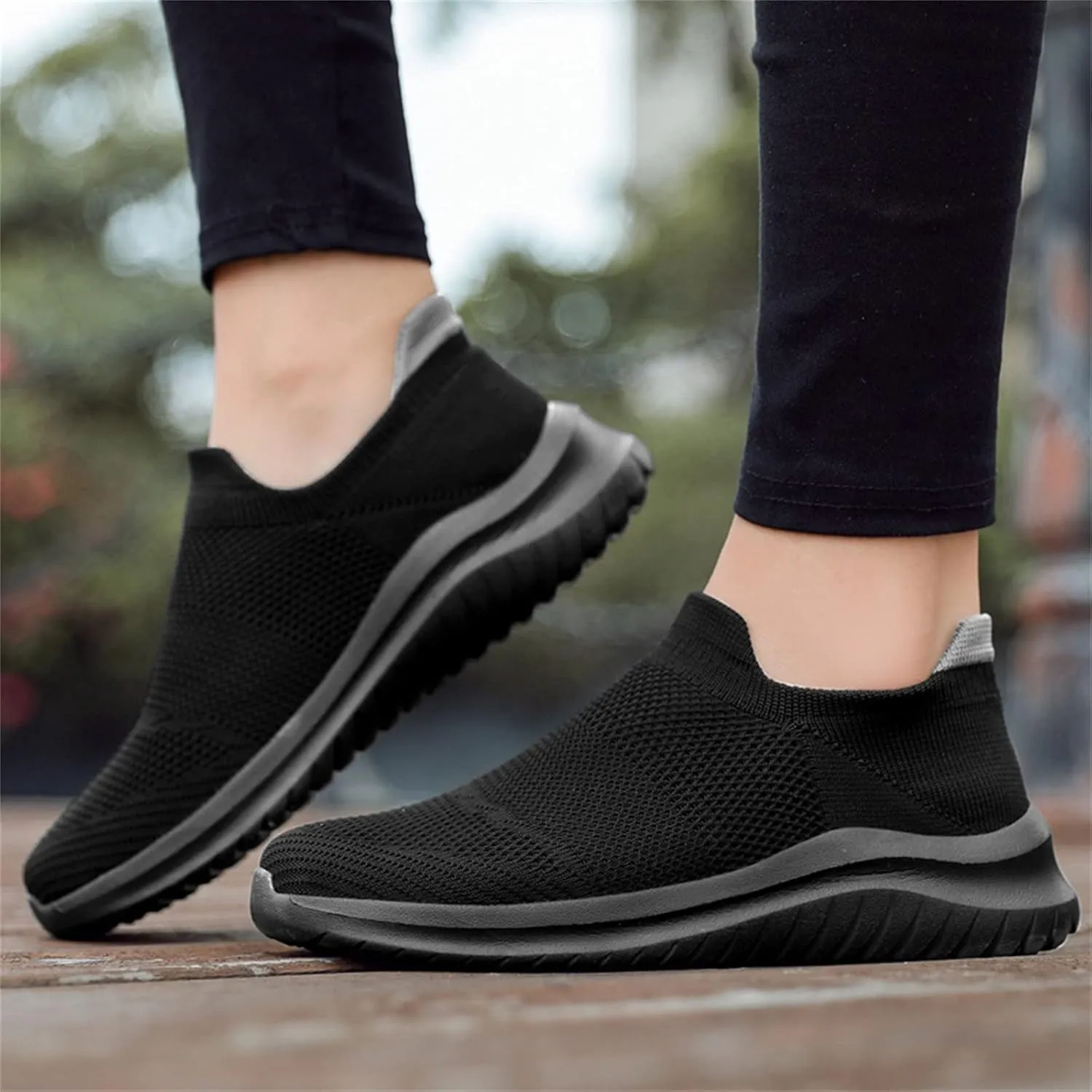 Lightweight Work Shoes for Men Comfortable Breathable Lightweight Tennis Shoe Outdoor Non Slip Jogging Sneakers