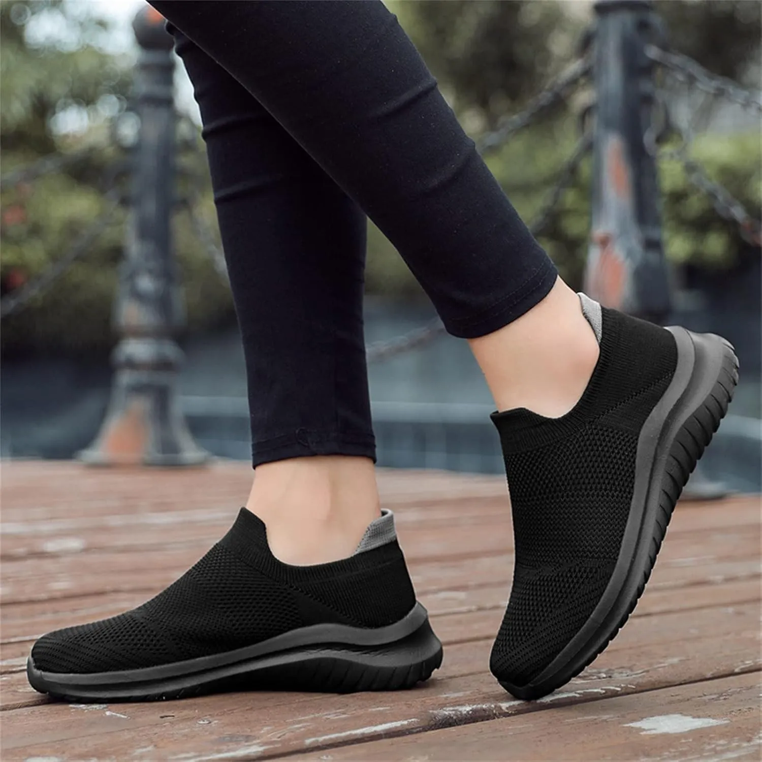 Lightweight Work Shoes for Men Comfortable Breathable Lightweight Tennis Shoe Outdoor Non Slip Jogging Sneakers