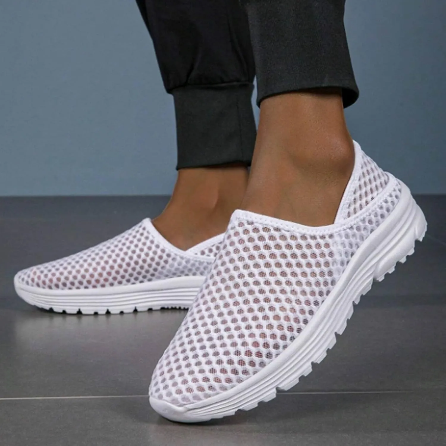 Men's Lightweight Cushion Sneakers Comfortable Lightweight Casual Walking Shoe Outdoor Non Slip Jogging Sneakers