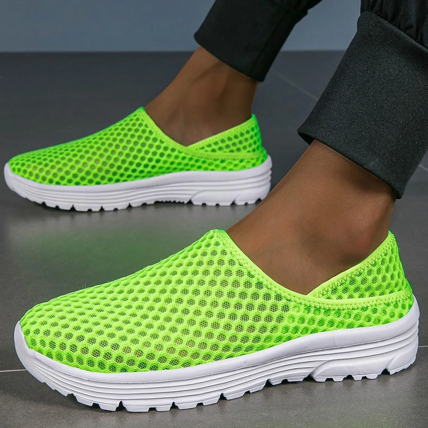 Men's Lightweight Cushion Sneakers Comfortable Lightweight Casual Walking Shoe Outdoor Non Slip Jogging Sneakers