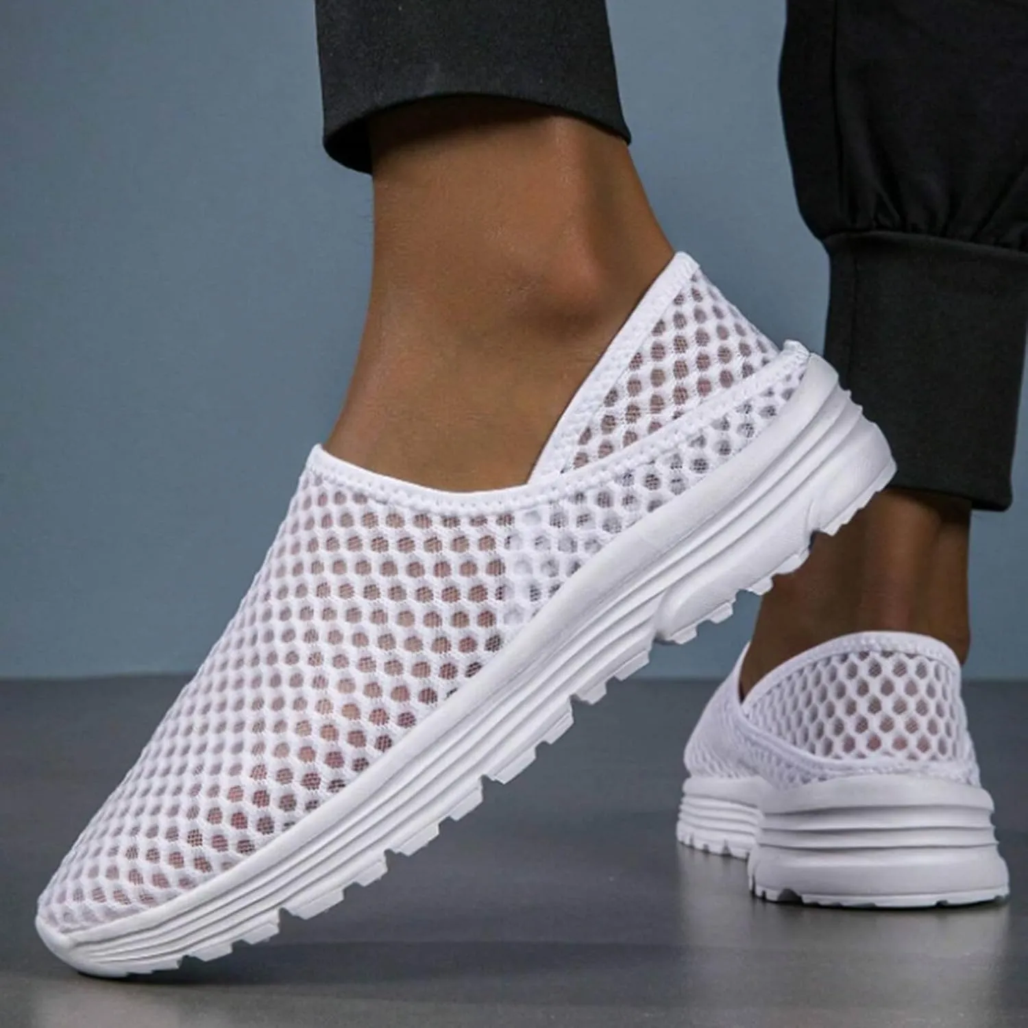 Men's Lightweight Cushion Sneakers Comfortable Lightweight Casual Walking Shoe Outdoor Non Slip Jogging Sneakers
