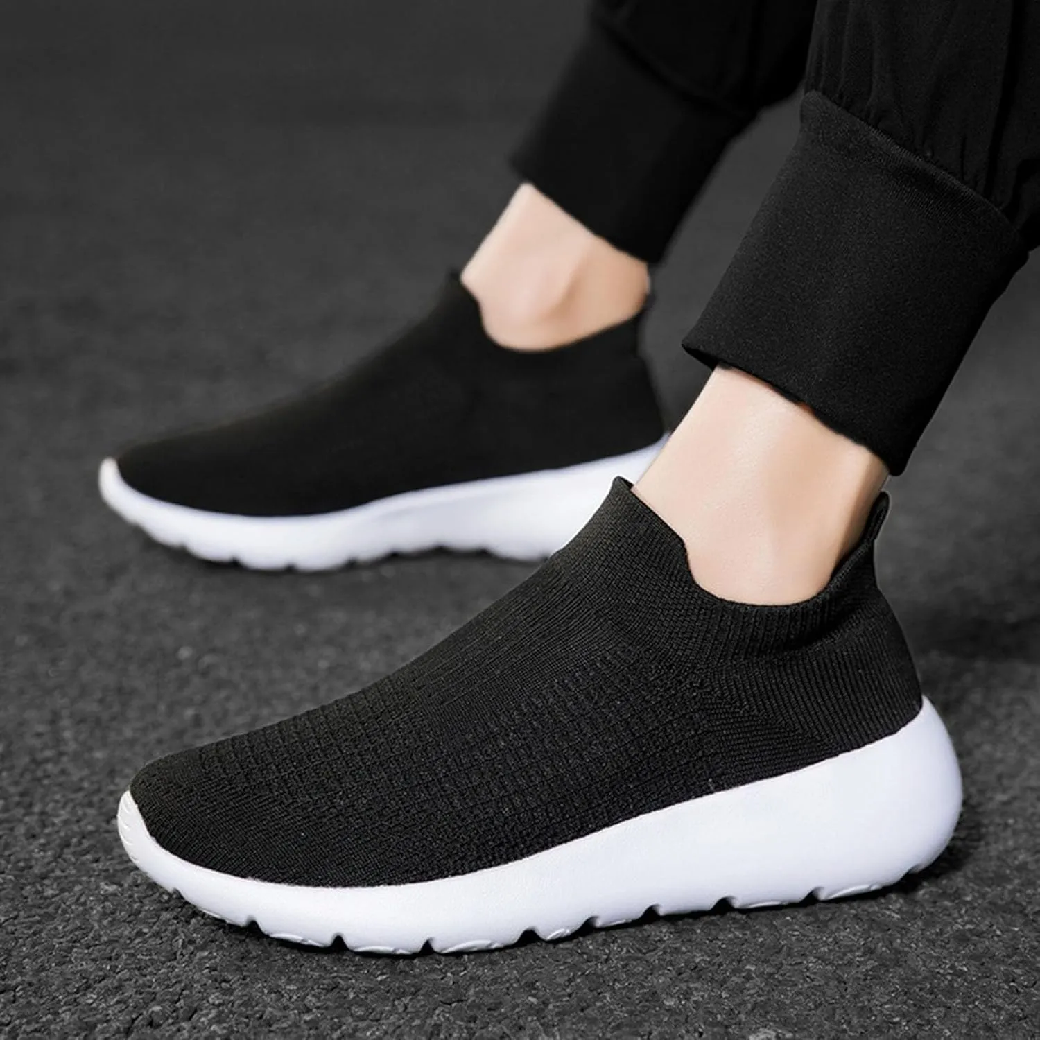 Men's Lightweight Non Slip Barefoot Shoes Lightweight Breathable Slip On Running Shoe Comfortable Stretch Shoes