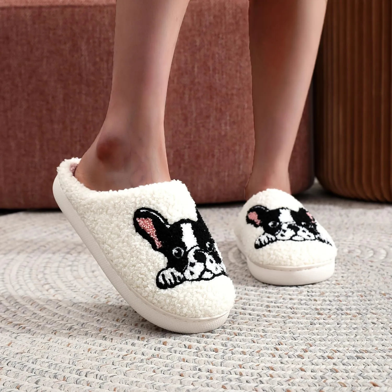 Slippers Winter Womens Mens Fluffy Plush Slippers Cute Cartoon House Slippers Cuddly Warm Shoes Indoor Outdoor Girls Women Slippers Fuzzy Memory Foam Retro Indoor Outdoor Home Couple Shoes