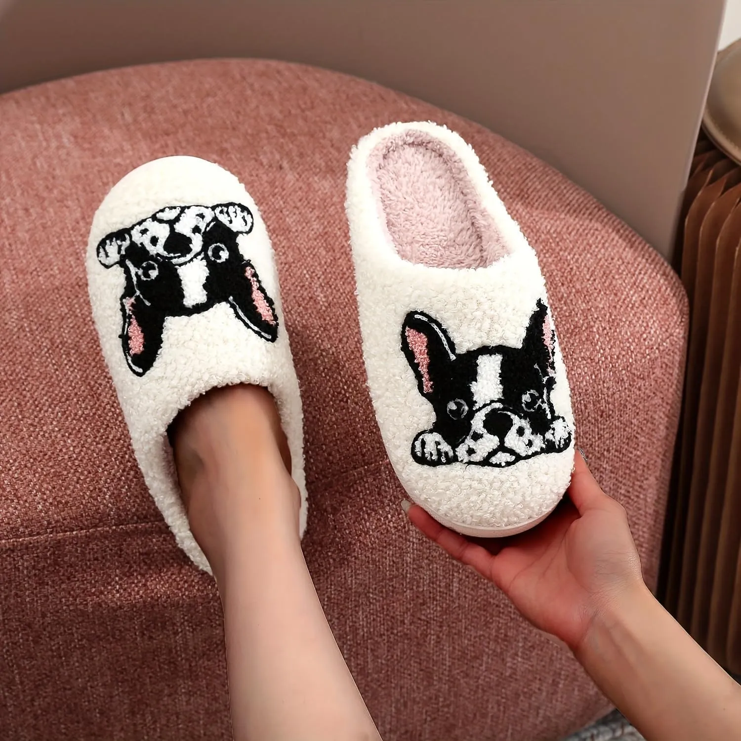 Slippers Winter Womens Mens Fluffy Plush Slippers Cute Cartoon House Slippers Cuddly Warm Shoes Indoor Outdoor Girls Women Slippers Fuzzy Memory Foam Retro Indoor Outdoor Home Couple Shoes