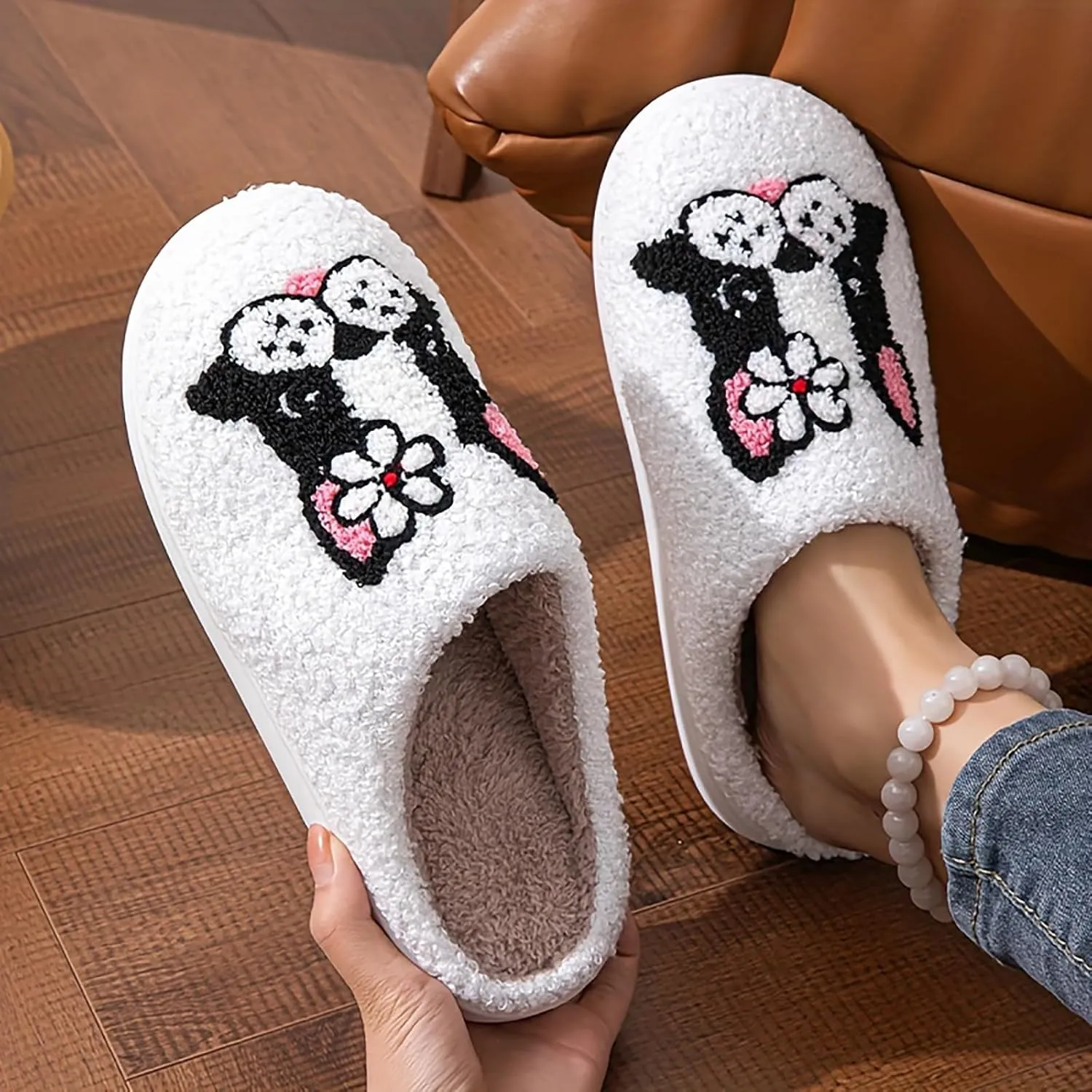 Slippers Winter Womens Mens Fluffy Plush Slippers Cute Cartoon House Slippers Cuddly Warm Shoes Indoor Outdoor Girls Women Slippers Fuzzy Memory Foam Retro Indoor Outdoor Home Couple Shoes