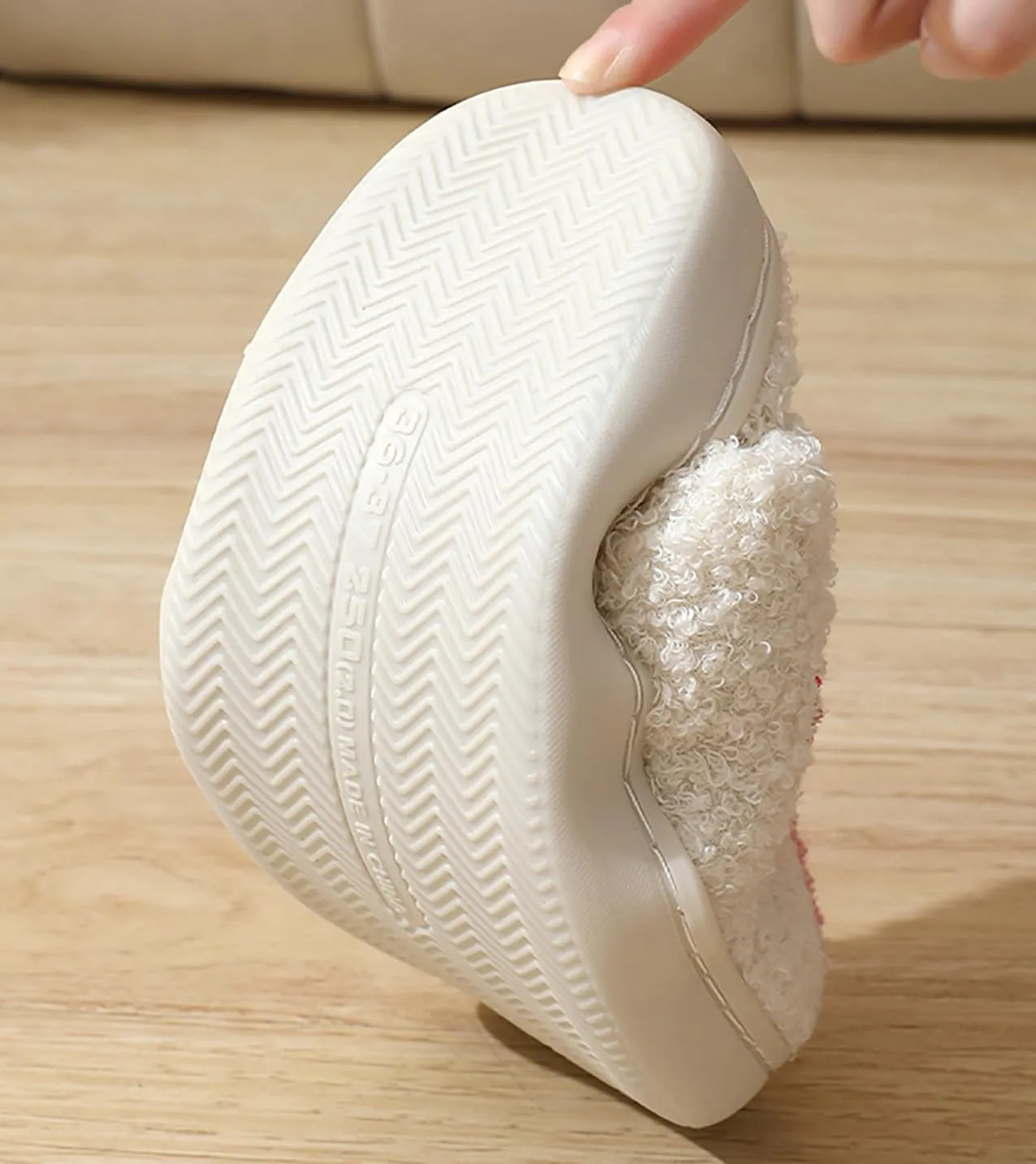 Slippers Winter Womens Mens Fluffy Plush Slippers Cute Cartoon House Slippers Cuddly Warm Shoes Indoor Outdoor Girls Women Slippers Fuzzy Memory Foam Retro Indoor Outdoor Home Couple Shoes