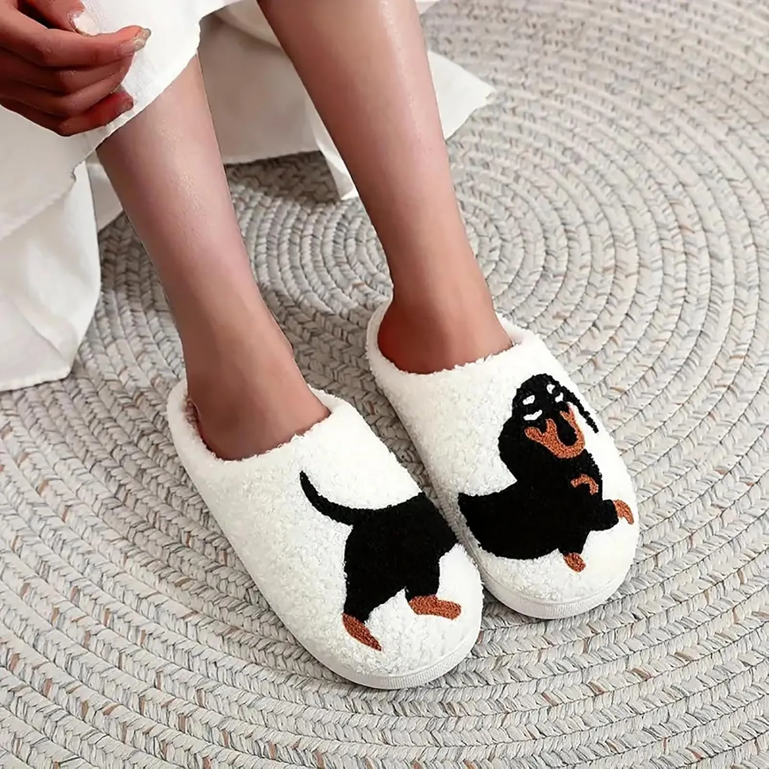 Slippers Winter Womens Mens Fluffy Plush Slippers Cute Cartoon House Slippers Cuddly Warm Shoes Indoor Outdoor Girls Women Slippers Fuzzy Memory Foam Retro Indoor Outdoor Home Couple Shoes