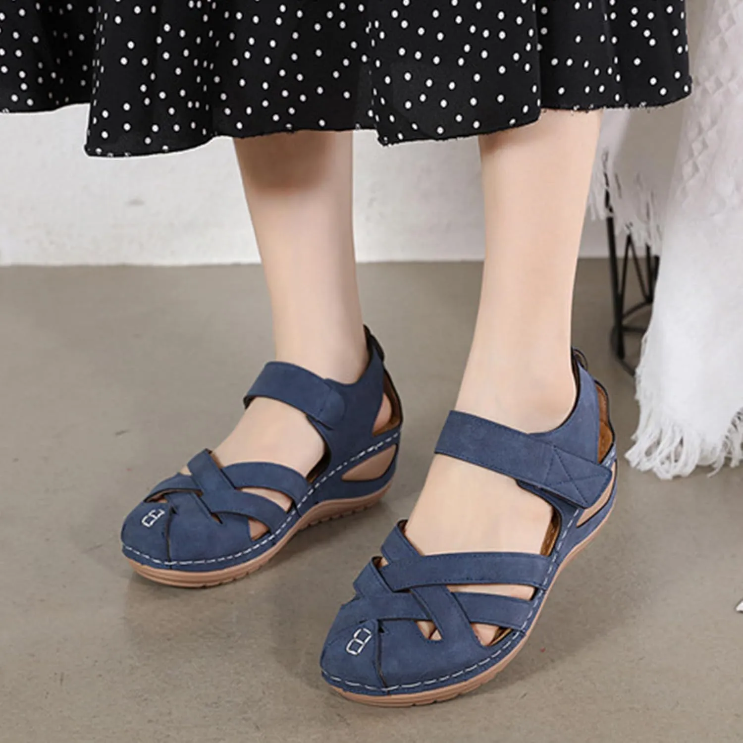 Womens Leather Cutout Shoes Cute Slip On Comfort Walking Flats Closed Toe Boat Shoes Comfortable Breathable Outdoor Walking Sandal